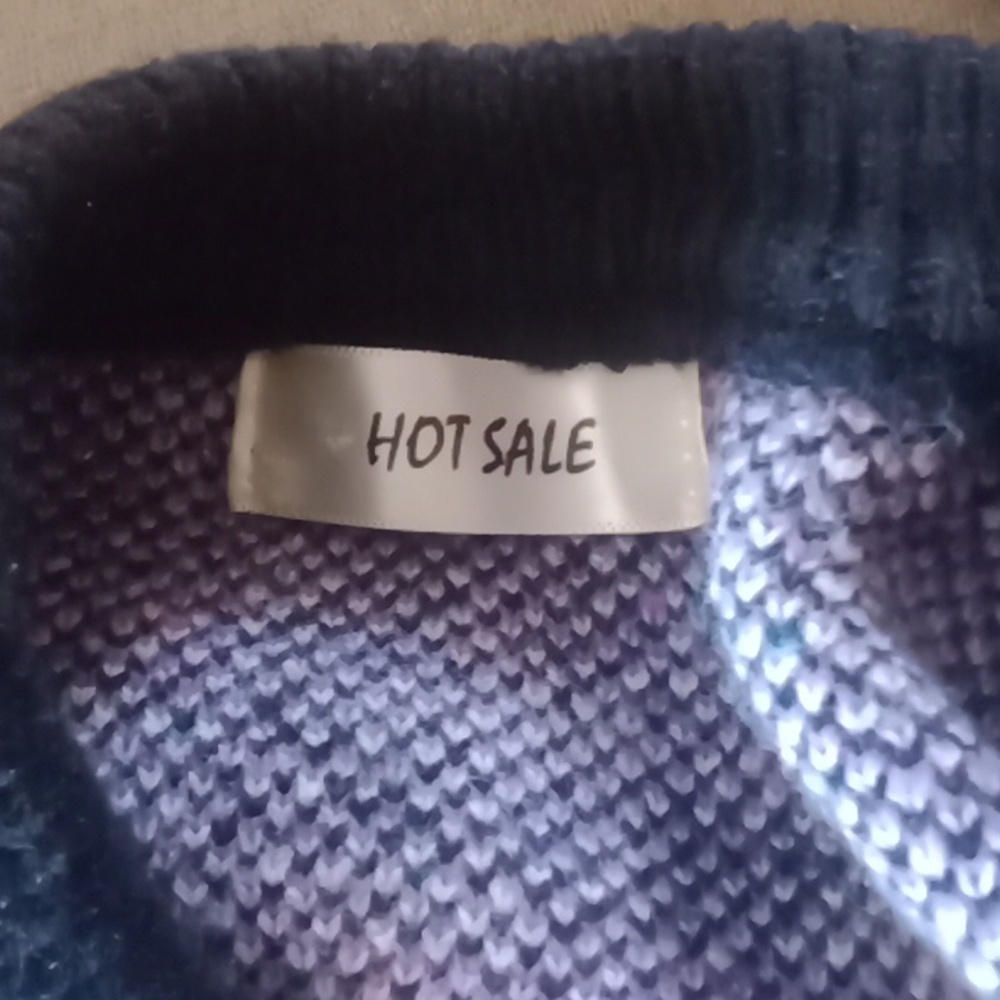 Half Sweater - Picture 4 of 5